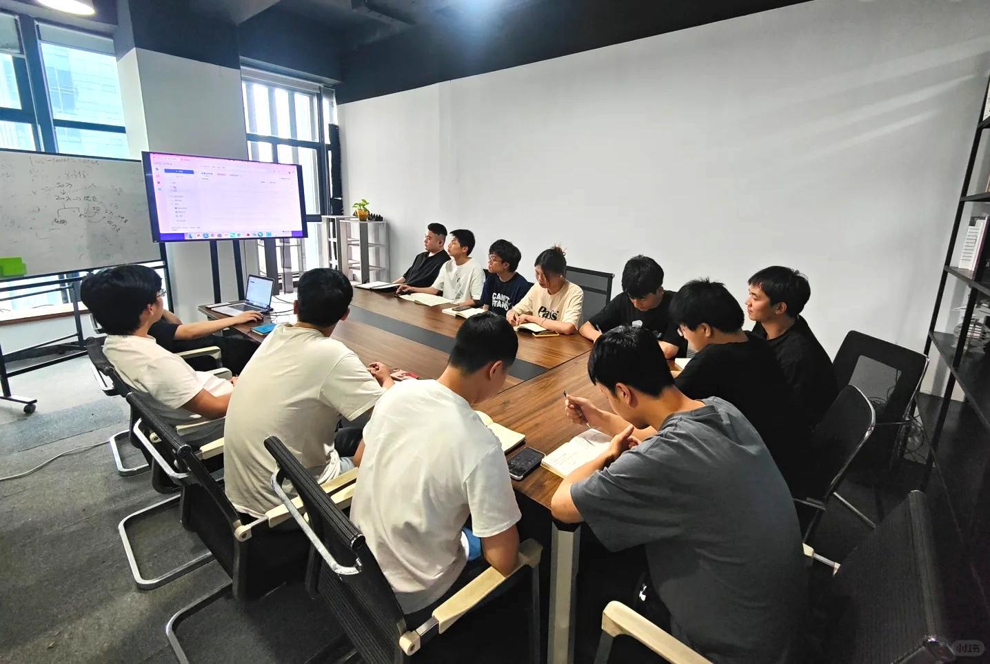 LED LIG Light Strip ผลิตภัณฑ์ใหม่และการประชุมการฝึกอบรมผลิตภัณฑ์สรุปได้สำเร็จ
